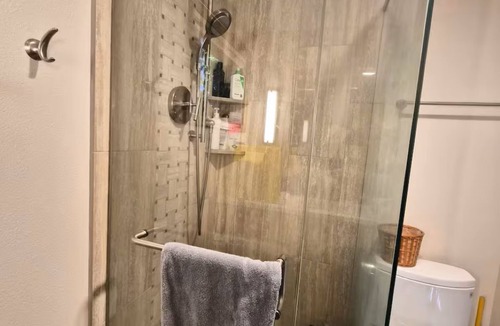 Bridle Trails Apartment | Peaceful 2-bedroom house in Bellevue perfect for relaxing stays
