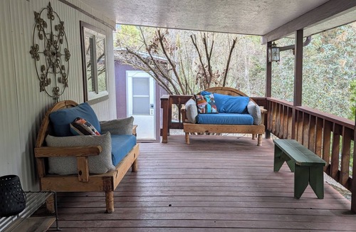 California Hot Springs House | Peaceful Pines Place a Cozy Mountain Getaway w/AC in the Sequoias Ntl Forest