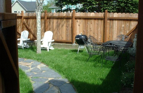 Ferndale Apartment | Peaceful View Vacation Rental