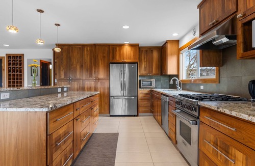 Latah Valley Condo | Penthouse in Browne’s Addition – 3BR/3BA, Views, Sauna, Two Balconies, 2,400 SF,