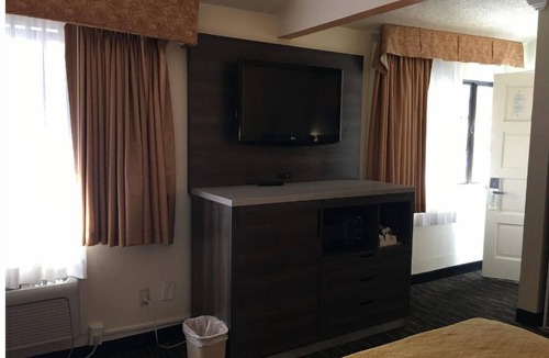 Monterey Hotel | PERFECT 1 KING BED ROOM @HEART OF MONTEREY