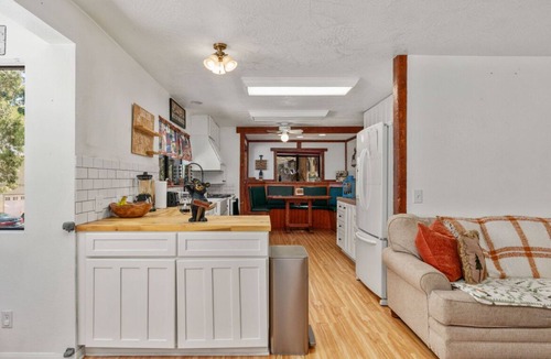 Twin Peaks House | Perfect 4-bedroom house in serene Lake Arrowhead getaway. 10 guests Max