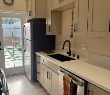 Mid City House | Perfect and relaxing Couple retreat in the heart of Los Angeles