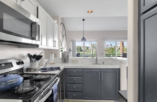 La Quinta Condo | Perfect One Bedroom With Stunning Golf Course Views and Clubhouse Amenities