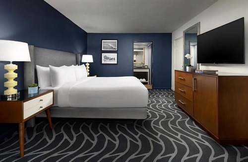 Monterey House | Perfect Staycation! Inland View, Free Parking, Pool, Short Drive to Cannery Row!