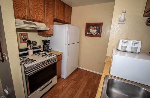 Boulder Bay Condo | Pet-Friendly Big Bear Retreat w/Wood Fireplace, Spa & BBQ