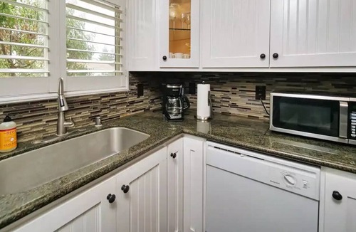 Cambrian House | Pet-friendly, spacious 2B2B +1 study room with W/D, A/C, Parking in Los Gatos