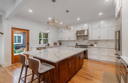 Phinney Ridge House | Phinney Ridge Luxe Retreat | Gym, BBQ & Game Room