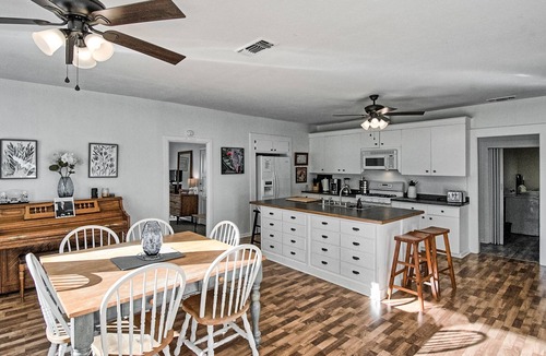 Anderson House | Picturesque Getaway on the Sacramento River - Perfect for Groups and Families