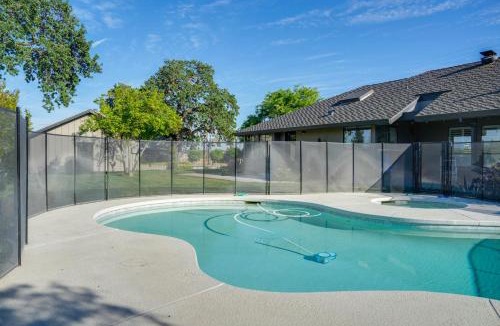 Ripon House | Poolside Escape w/Hot Tub! 8 Mi to Dtwn Modesto