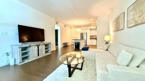 Tustin Apartment | Premium 1BR Near Irvine - Prime Location