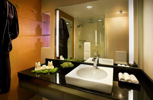 Gaslamp Quarter Hotel | Prime Location! 4 Relaxing Units Near SeaWorld! Onsite Parking and Pool!
