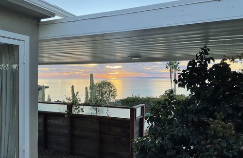 Diamond Crestview House | Private 3b house w/panoramic ocean/canyon views, driveway parking for 5 cars