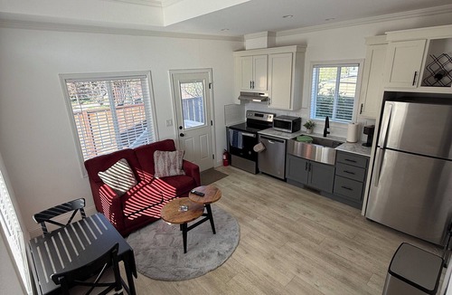 Avalon Cottage | Private and charming Bay Area home. Centrally located to all Bay Area cities!