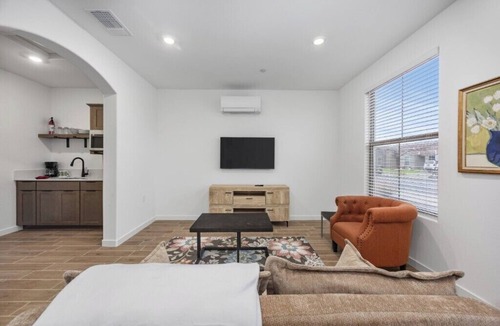 Pumpkin Center House | Private Bakersfield Getaway Near Downtown & Parks!