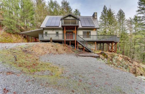 Lakehead House | Private Cabin w/Forest Views & Grill in Lakehead!