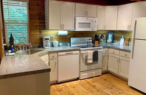 Enumclaw Cabin | Private Cozy Cabin Hike Mt Rainier, Sunrise