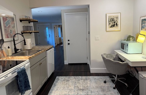 Studio City House | Private getaway in the hills of Studio City min to Universal Studios & Hollywood