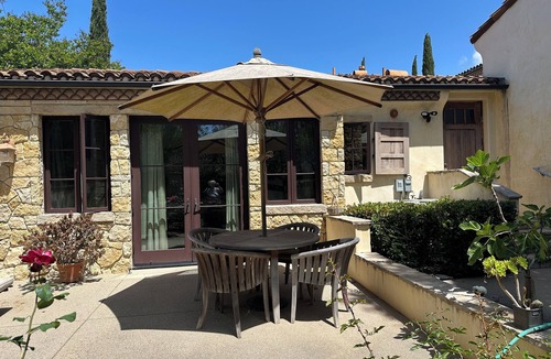 Turtle Rock Cottage | Private Guest House part of a large Estate, Irvine