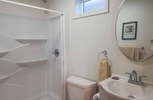 Agoura Hills Apartment | Private modern studio in fabulous Agoura Hills with private patio