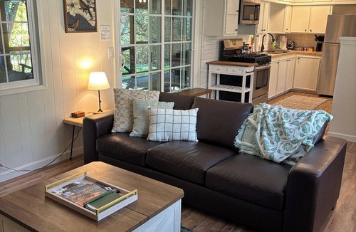 Springville Cabin | Private Mountain Getaway - Year-Round Creek - Cozy & Peaceful Retreat