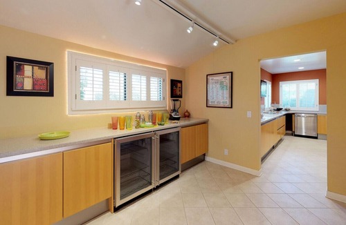 The Movie Colony House | Private Resort Movie Colony. Walk to downtwn! Pool! Views! Expresso! Heated spa!