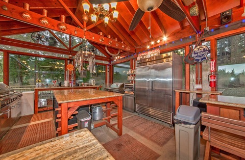 Cle Elum Cabin | Private Retreat in the Woods on 20 Acres! Grand Lodge with 8 Studio Cabins!