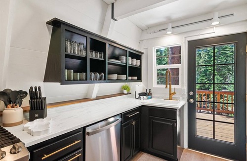 Carnelian Bay House | Private Sauna & Hot Tub + Backyard Nature Trails! Adventure A-frame cabin