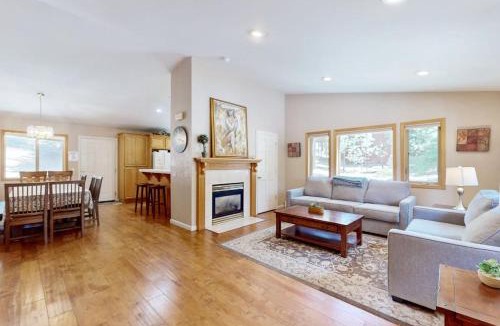 Montgomery Estates House | Professionally decorated mountain retreat with private hot tub & home theater