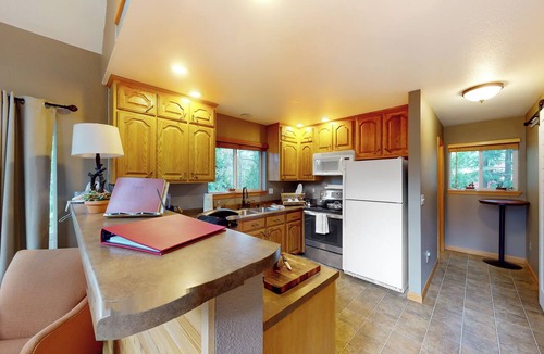 Beckwourth Cabin | Projector & Deck! Family Cabin, 4 Mi to Lake Davis