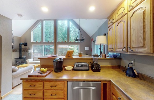 Beckwourth Cabin | Projector & Deck! Family Cabin, 4 Mi to Lake Davis