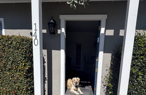 San Clemente Cottage | Quaint coastal cottage with large front patio in North Beach