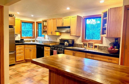 Forest Knolls House | Quiet, 2.5 bedroom Healthy House between Fairfax and Point Reyes station