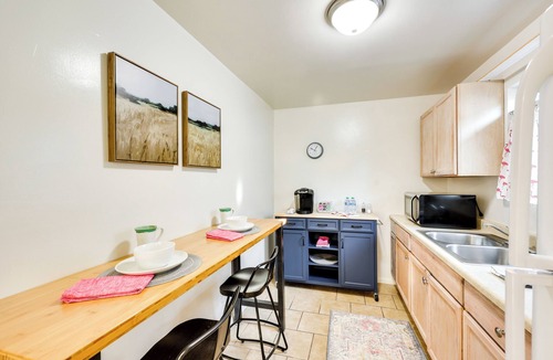 Carpinteria Cottage | Quiet Carpinteria Cottage By Town & Beaches