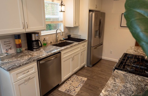 Arroyo Grande Cottage | Quiet Ocean Getaway at Hummingbird Cottage! Pet-Friendly!