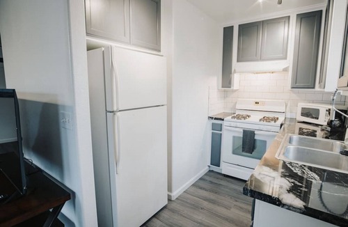 Chico House | Quite Studio w/Patio and Laundry
