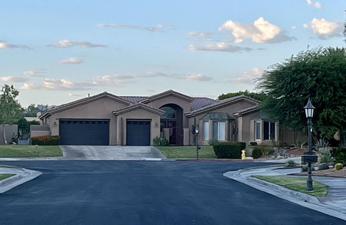 Victoria Falls House | RANCHO MIRAGE - VICTORIA FALLS ENTERTAINING 4 BD - HUGE POOL & SPA & GRASS YARD!