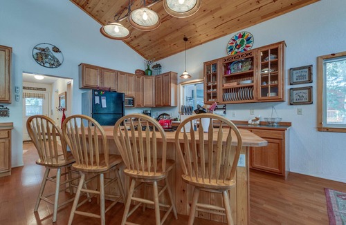 Graeagle House | Relax and cozy-in with friends at this spacious Graeagle cabin