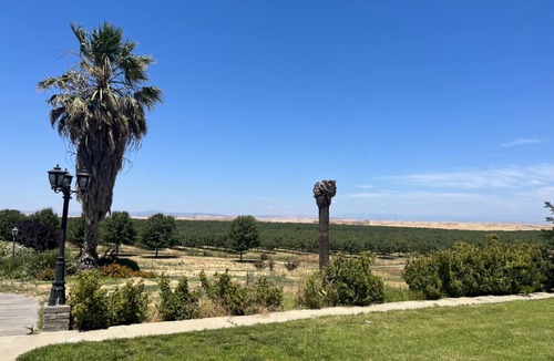 California House | Relax on 475 acre scenic ranch, 4-Bed/BR, Surrounded by Nature, 1.5hr -Yosemite.