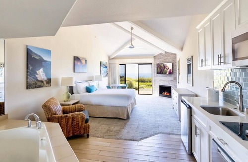 Rio del Mar Hotel | Relaxing Oceanview Studio w/Private Balcony, Pool Access, Steps from the Beach