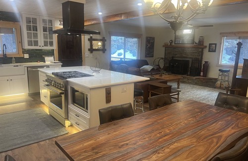 Tahoe Village House | Remodeled Hot Tub Home Near Heavenly Village, Chairlift and Lake-Sleeps 9 Max