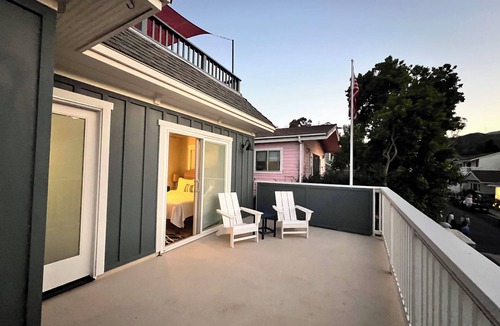 Avalon House | Remodeled in 2025, 5-bedroom house in Avalon with rooftop deck and ocean views