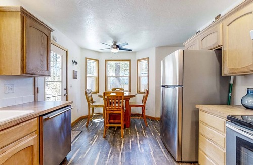 Crescent Cabin | Retreat w/ firepit, enclosed yard, kitchen, & W/D