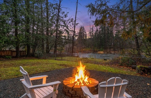 Riverbend House | Riverfront 4-bedroom house in tranquil North Bend with fitness room