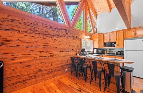 Sloat House | Riverfront, dog-friendly, side-by-side cabins on 200 acres with fishing ponds