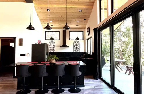 Gold Bar House | Riverside Ranch Retreat