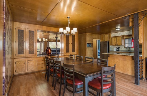 Oakhurst House | Rock View Villa, close to highway 41