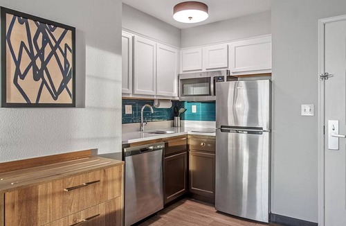 Rocklin Apartment | Rocklin Studio w/Free Breakfast, Hot Tub & Pool