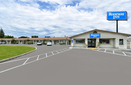 Stockton Hotel | Rodeway Inn Stockton Highway 99