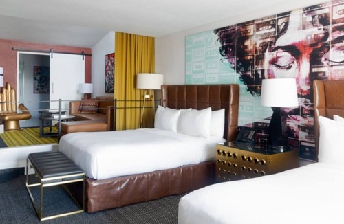Norma Triangle Hotel | Rooftop Pool Gathering for Families & Friends, 2 Pet-Friendly Units